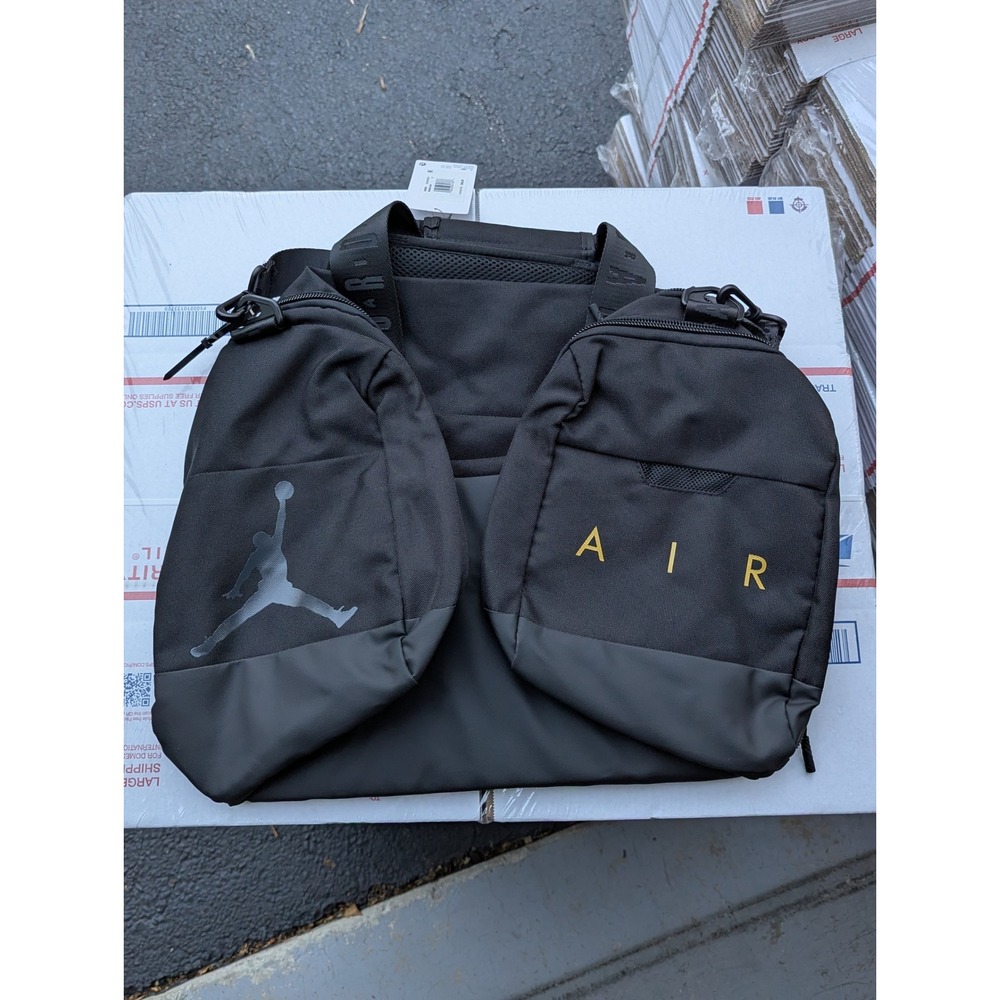 Nike Air Jordan Duffel Bag Black Gold Jumpman Shoe Garage Sports Gym Travel - Picture 2 of 2